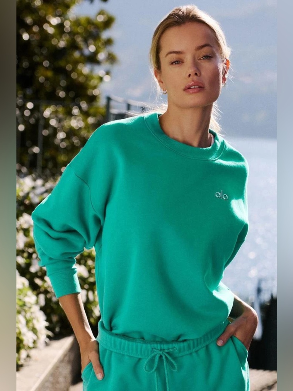 ALO Accolade Crew Neck Pullover in Spruce Green Spruce Green